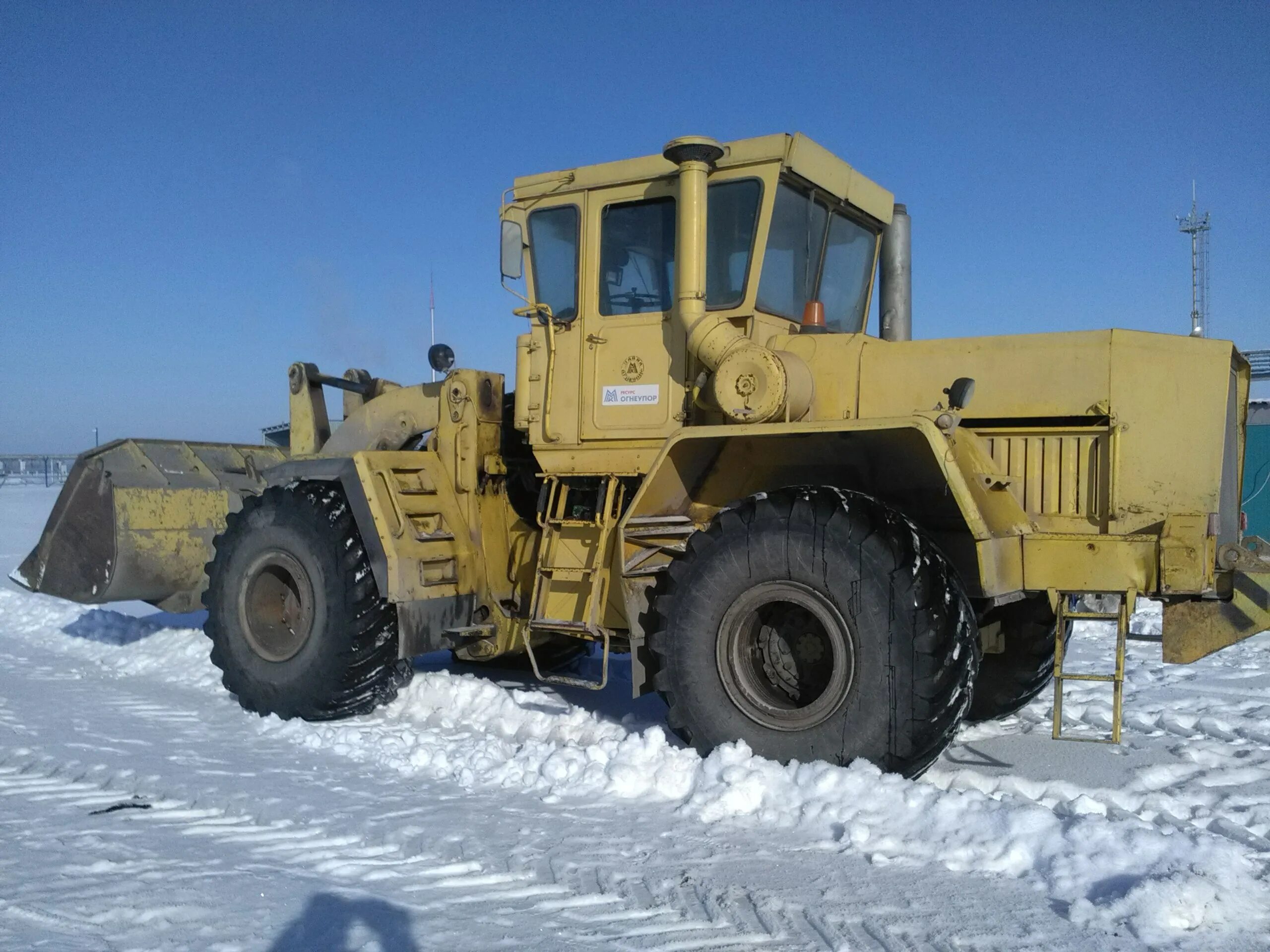 Трактор кировец удм к-702. Бульдозер кировец к-702мба-01-бку. Трактор к 702 удм. Кировец к 702. Кировец к-702м.
