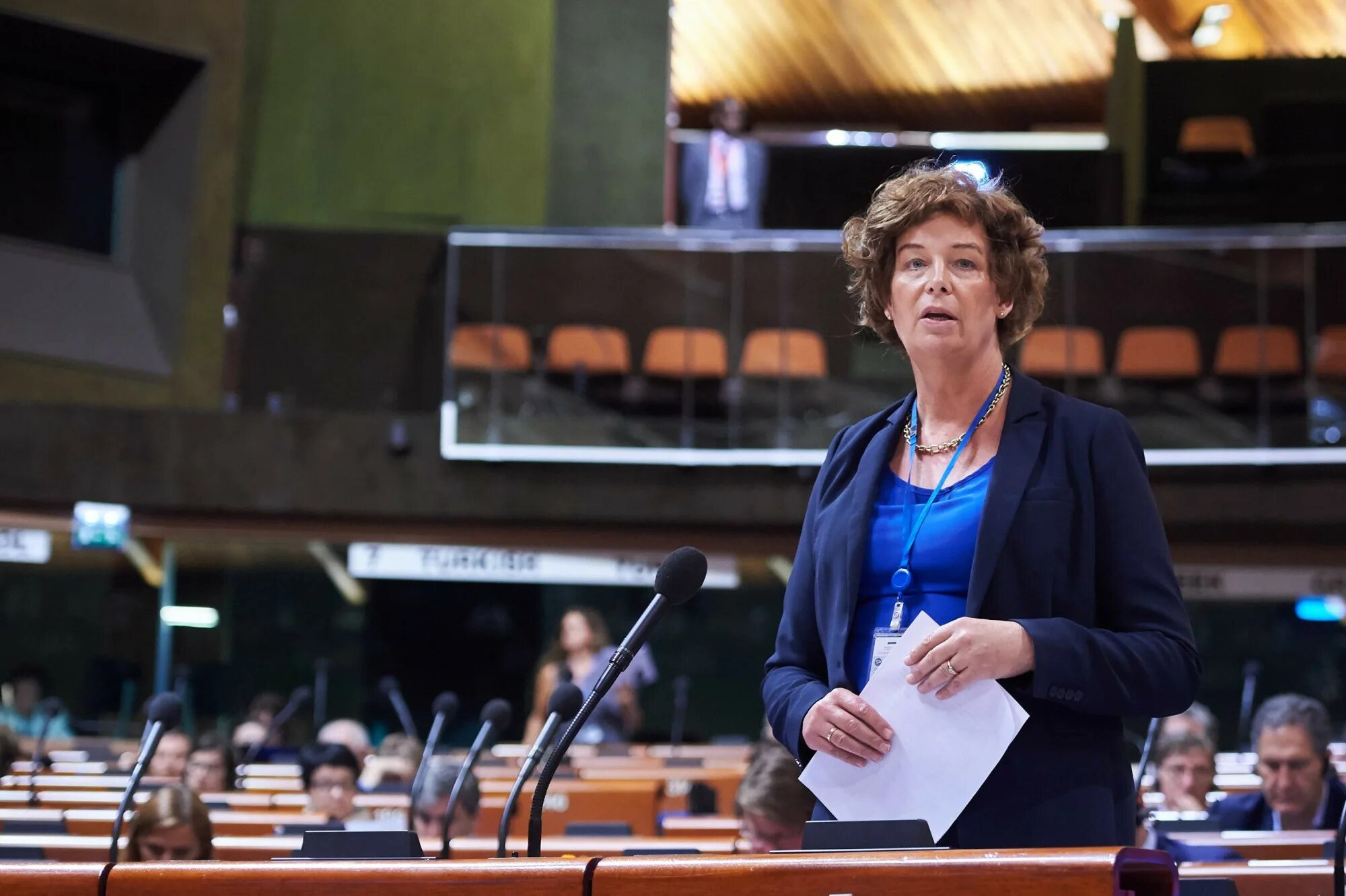 Петра де суттер. Петра де суттер в полный рост. Петра де саттер. Министр здравоохранения бельгии. Петра де суттер в полный рост.