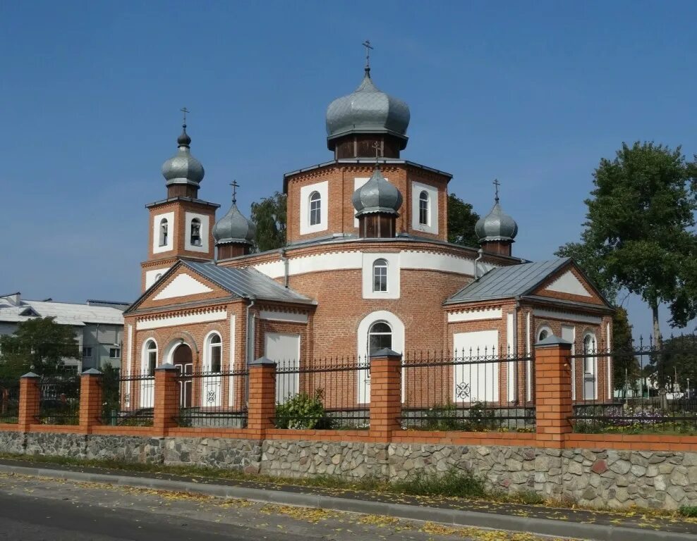 Город лельчицы. Храм алексия лельчицкого гомель. Лельчицы беларусь. Лельчицы гомельская область. Свято-троицкая церковь лельчицы.