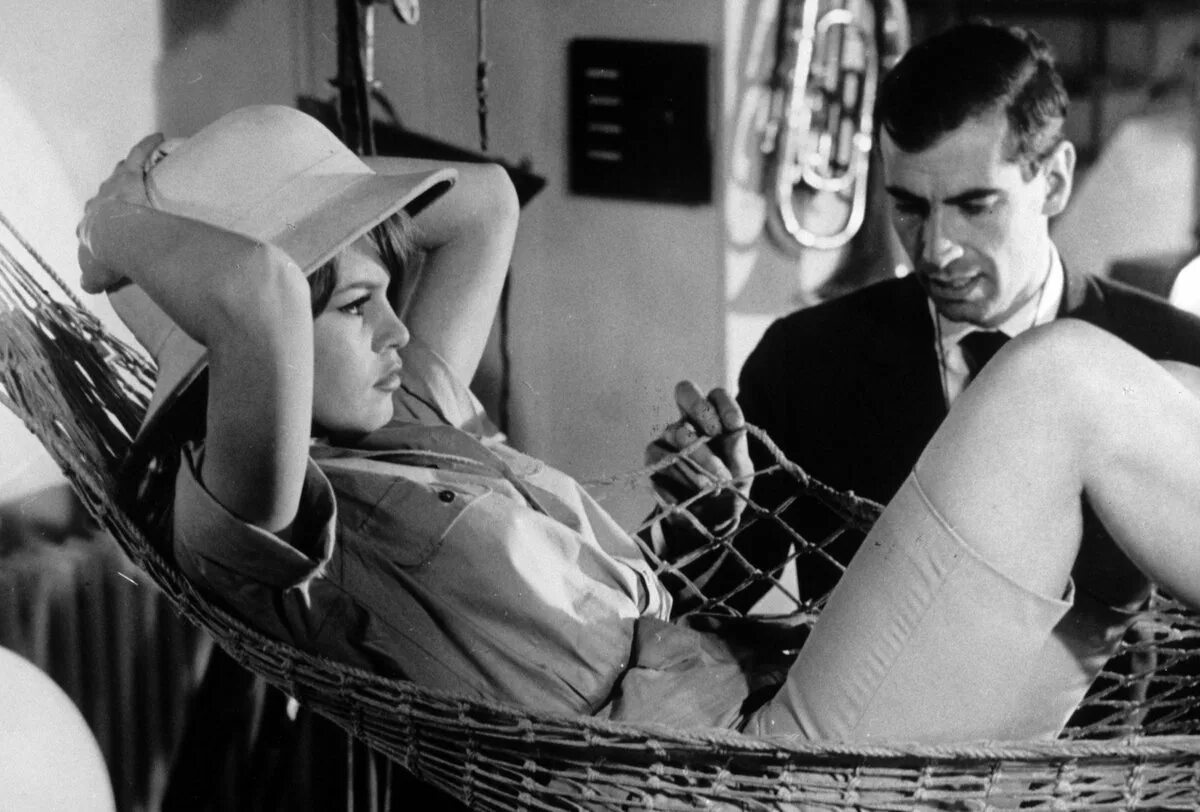 Неудавшийся Секс С Марией Ди Медейруш – Генри И Джун (1990)