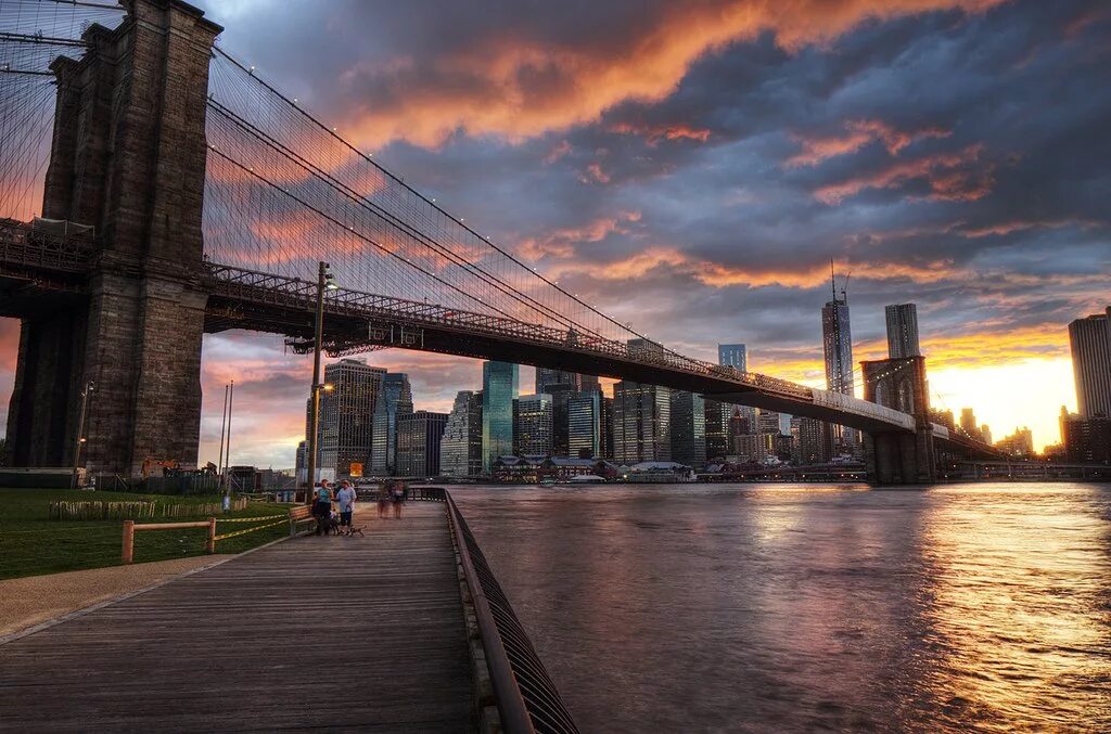 Бруклин мост. Манхэттен мост Нью-Йорк. Нью-Йорк мост Манхэттен закат. Бруклинский мост Бруклин. Нью Йорк Бруклин бридж.
