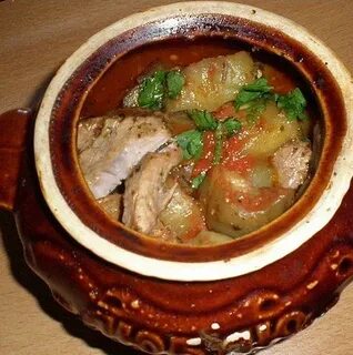 Баклажан с мясом в горшочках