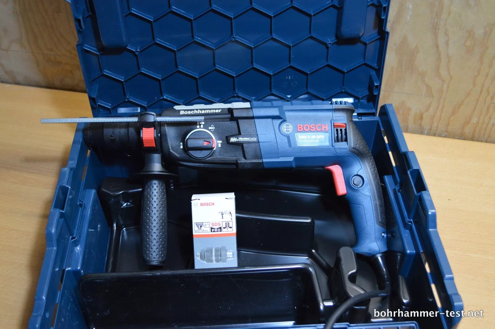 2 28 dfv. Перфоратор bosch 11221 dvs. запчасти для перфоратора бош 2-28 dfv. bosch 2-28 dfv c пылесосом. перфоратор bosch синий.