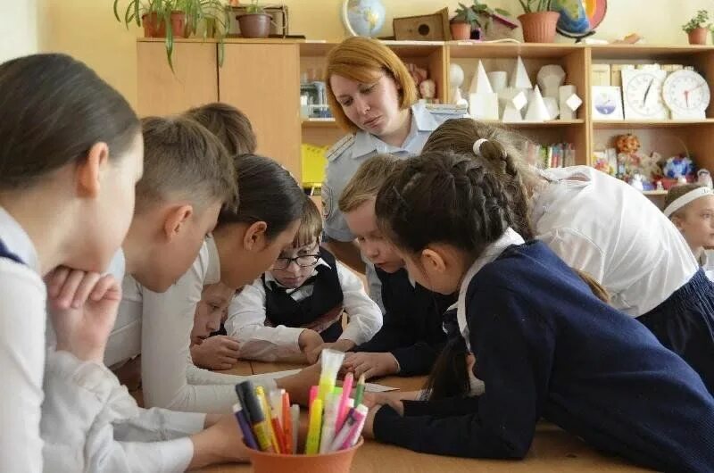 Конфликт складывается из. Беседа учителя с учеником. Беседа с родителями. Лекция беседа. Педагог и ученик.
