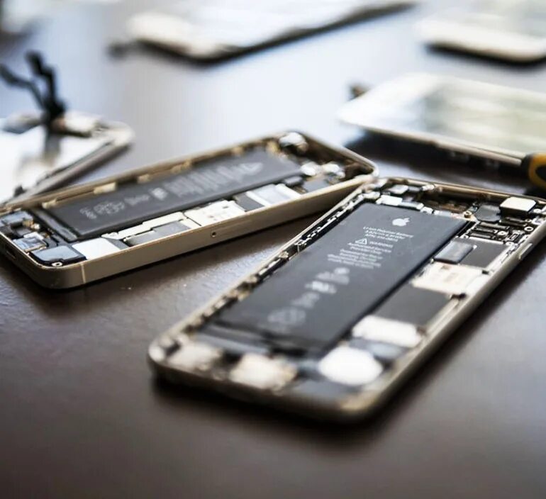 Замена айфон на новый. Экран iphone 6s. Разбитый айфон 11. Починка смартфона. Замена айфон на новый.