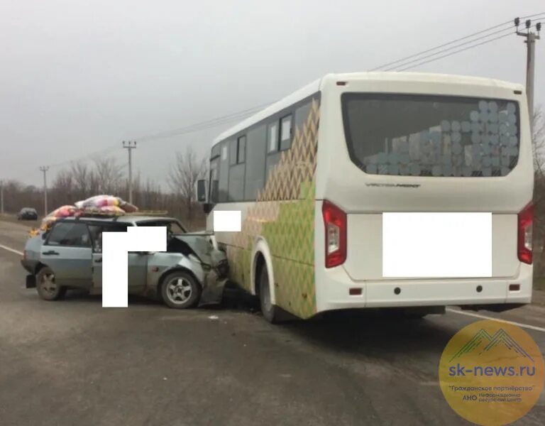 ДТП С автобусом в Ставропольском крае. Лермонтов Ставропольский край авария. ДТП Лермонтов Черкесск 2017. Авария автобус Черкесск Москва.