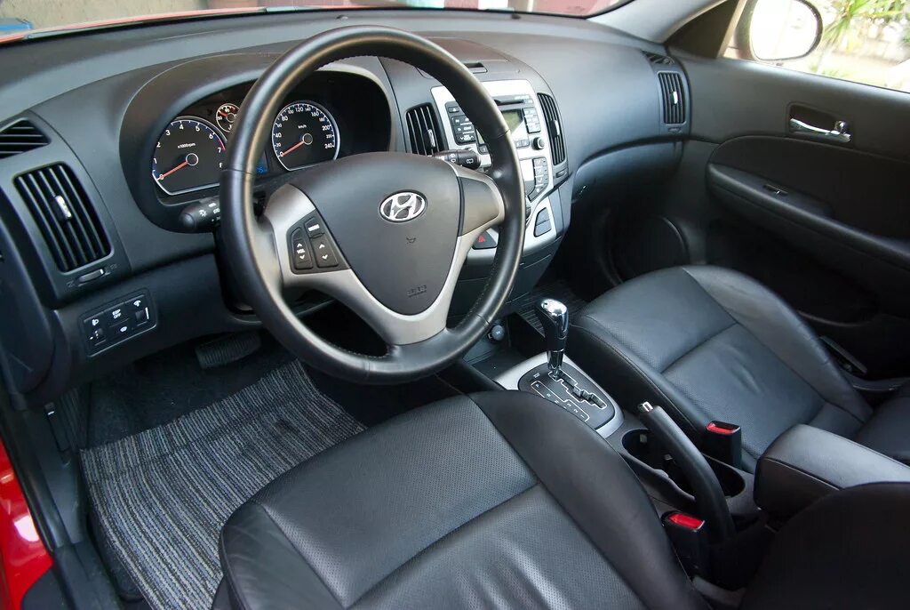 Хендай i30 серый. Машина хендай ай 30 20 11 год. Hyundai i30 2013. 6 at, 2010,. Hyundai i30 2010 салон.