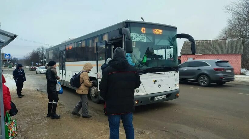 Автобусы кашира москва сегодня. Автобус Кашира. Автобус 20. В Кашире автобус попал в аварию. Пассажир.