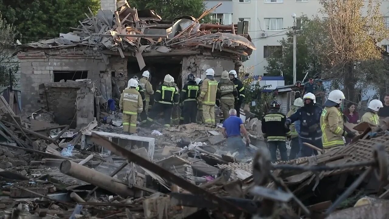 Белгород нападение украины сегодня последние. Обстрел Белгорода 3 июля 2022. Белгород разрушения после обстрела ВСУ. Белгород обстрел 2022. Белгород бомбят 2022.