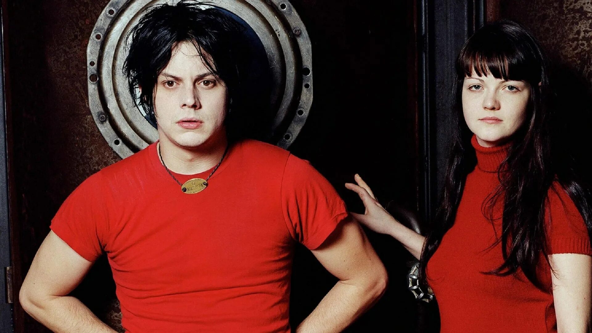 Группа the White Stripes. The White Stripes сейчас. Группа the White Stripes 2022. Мэг Уайт(the White Stripes) в купальнике.