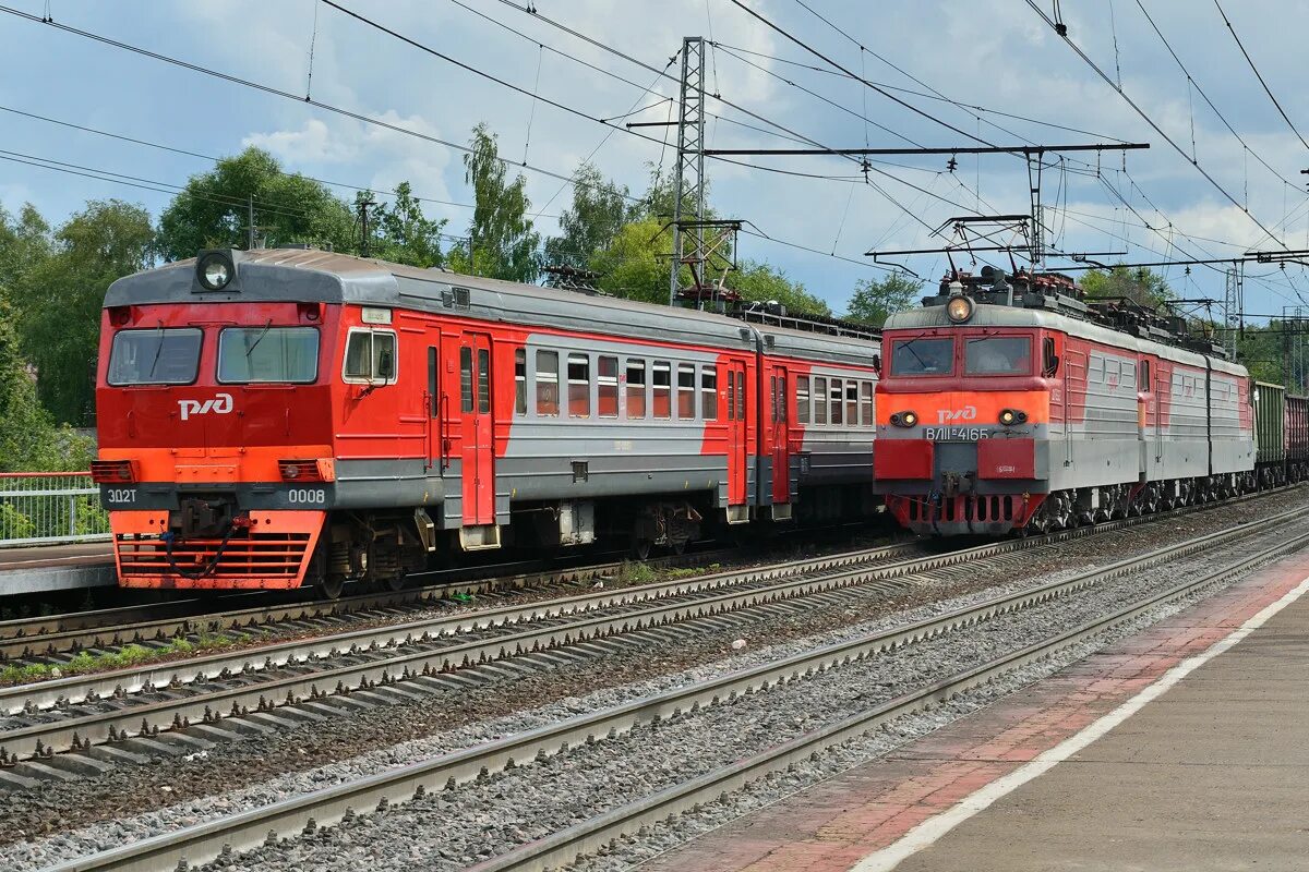 двухэтажный поезд оренбург москва 137. поезд туймазы санкт петербург. эд2т электропоезд технопарк. ишим ночной вокзал жд. жд станция туймазы.