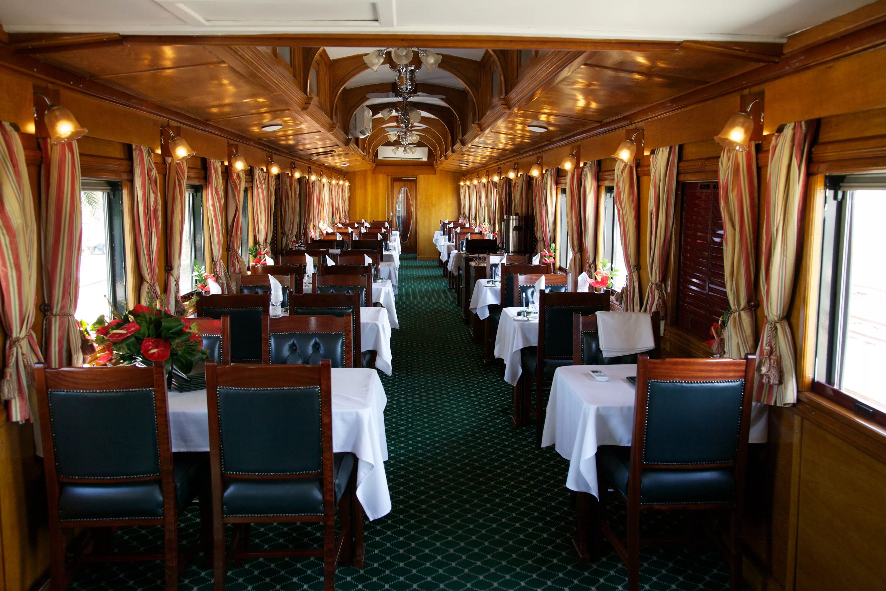 Dining car. Rovos Rail поезд. Туристический поезд Pride of Africa. Роскошный поезд Rovos Rail. Rovos Rail (Южная Африка).