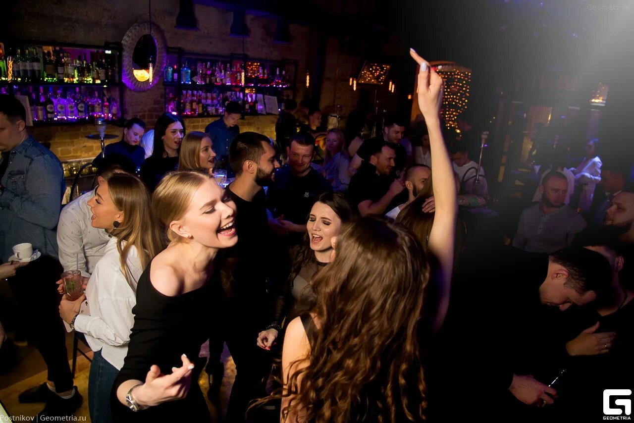 Спорт бар тайм аут лагань. Сюжеты екатеринбург бар. Out bar. Аут екатеринбург. Фотоотчет екатеринбург.