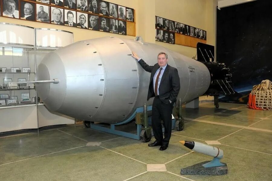 Самая мощная водородная бомба. Ан602 царь-бомба. Царь бомба 100мт. Кузькина мать ядерная бомба. Термоядерная бомба ан602 ("Кузькина мать").