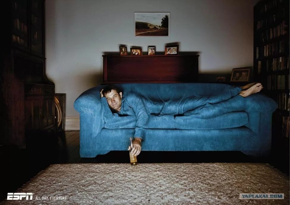I hate pull-out couches. - Imgur
