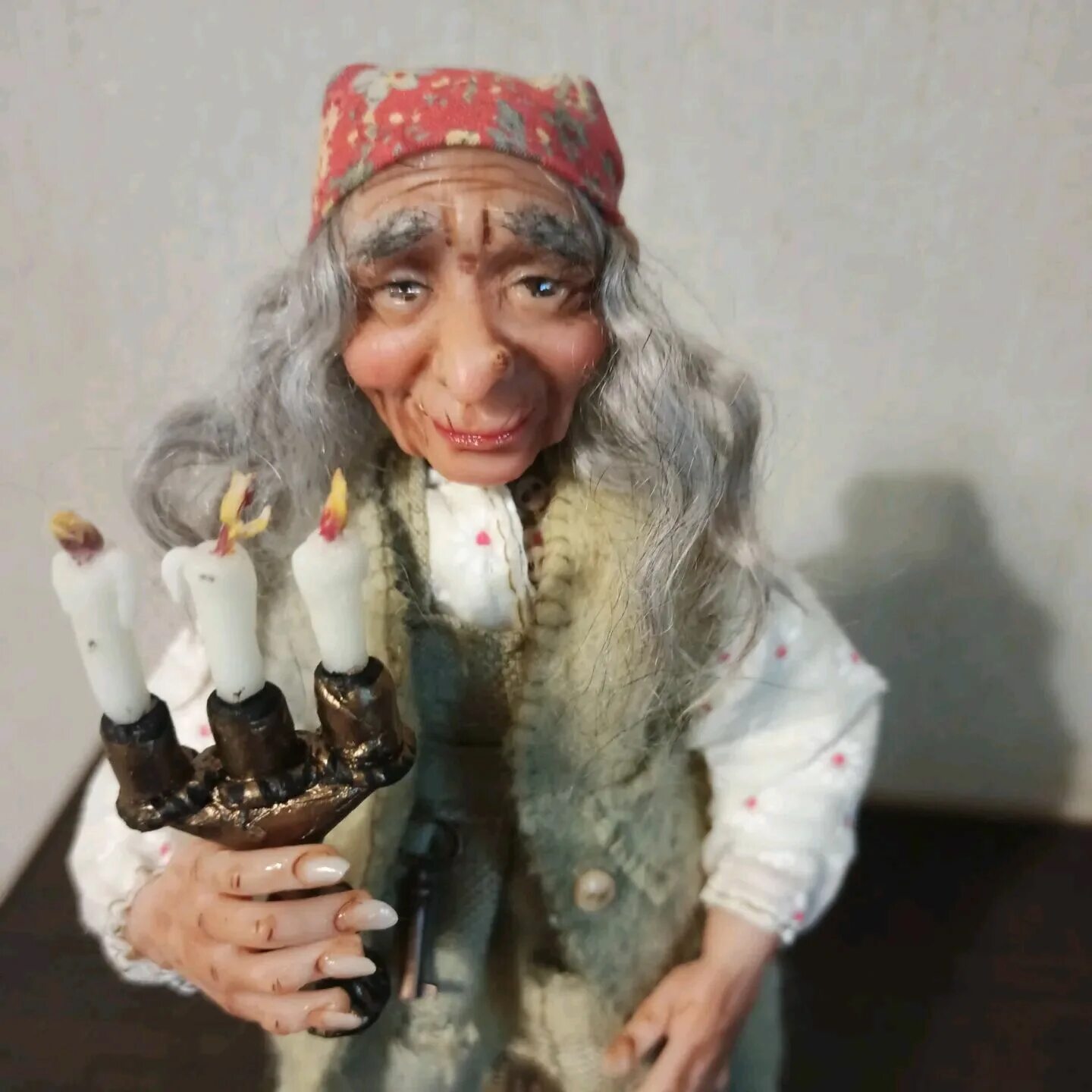 Новосибирский зоопарк изба бабы яги. Дом бабы яги в новосибирском зоопарке внутри. Дом бабы яги новосибирск зоопарк. Поляна сказок ялта зоопарк. Новосибирский зоопарк баба яга.