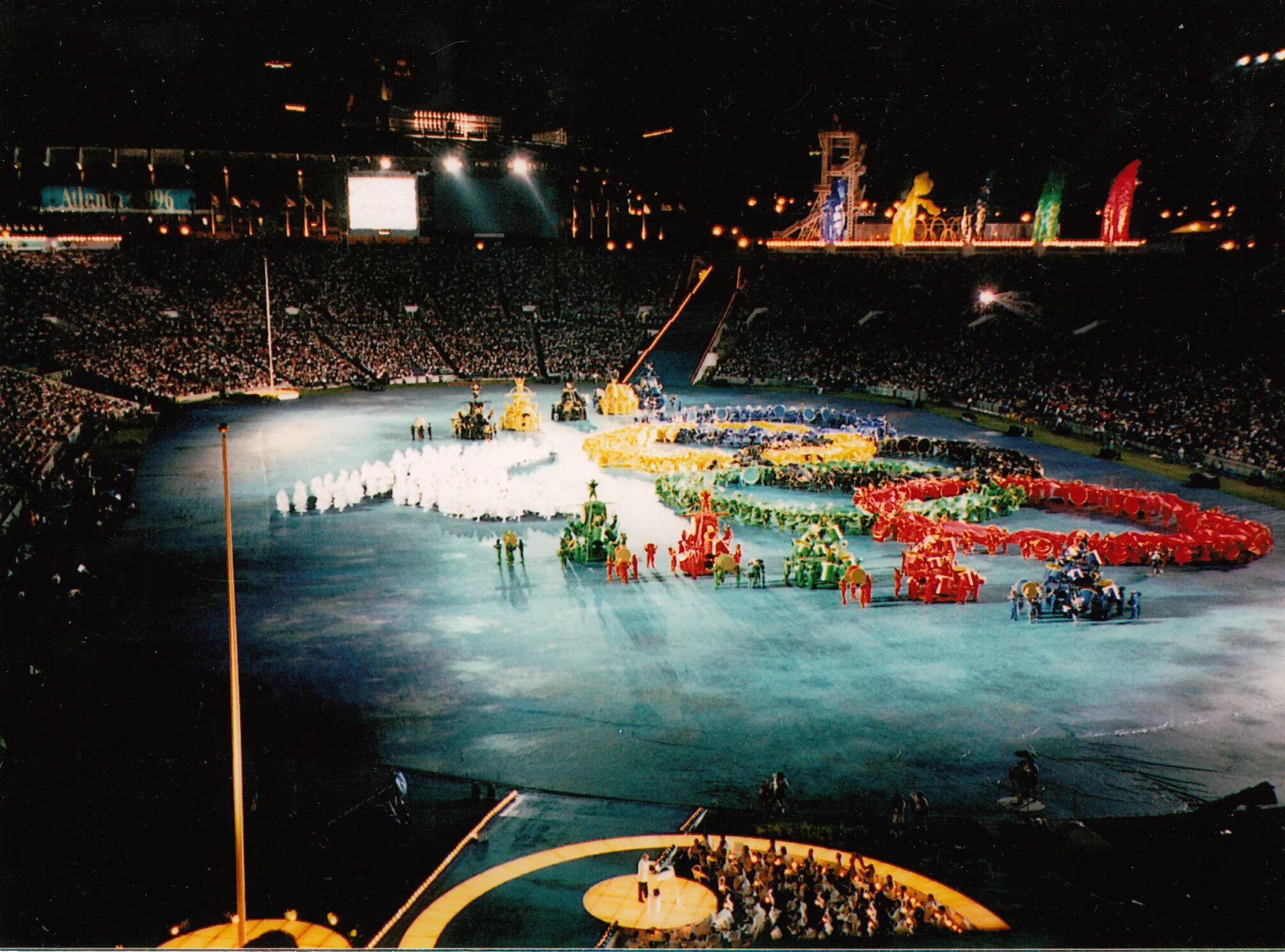 Олимпийские игры 1992 и 1994. Олимпийские игры Атланта 1996. Олимпийские игры в Атланте 1996. Летних Олимпийских игр 1996 года в Атланте. Олимпийские игры 1996 Атланта церемония открытия.