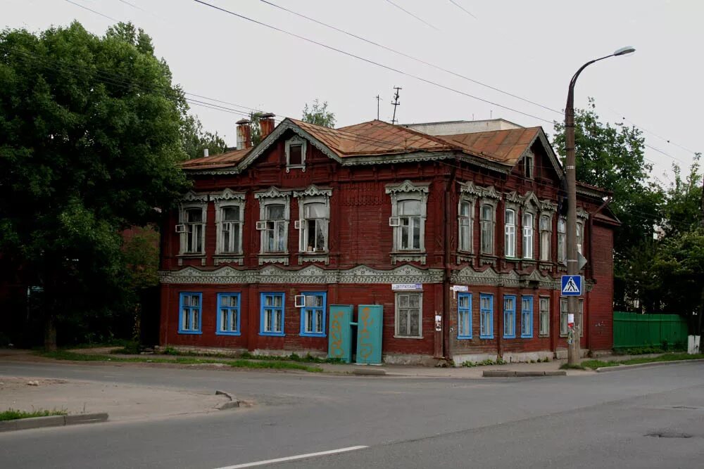 Костромские дома отзывы. Старый дом Кострома. Кострома старые дома. Кострома дом Поповой. Кострома дом Ознобихина.