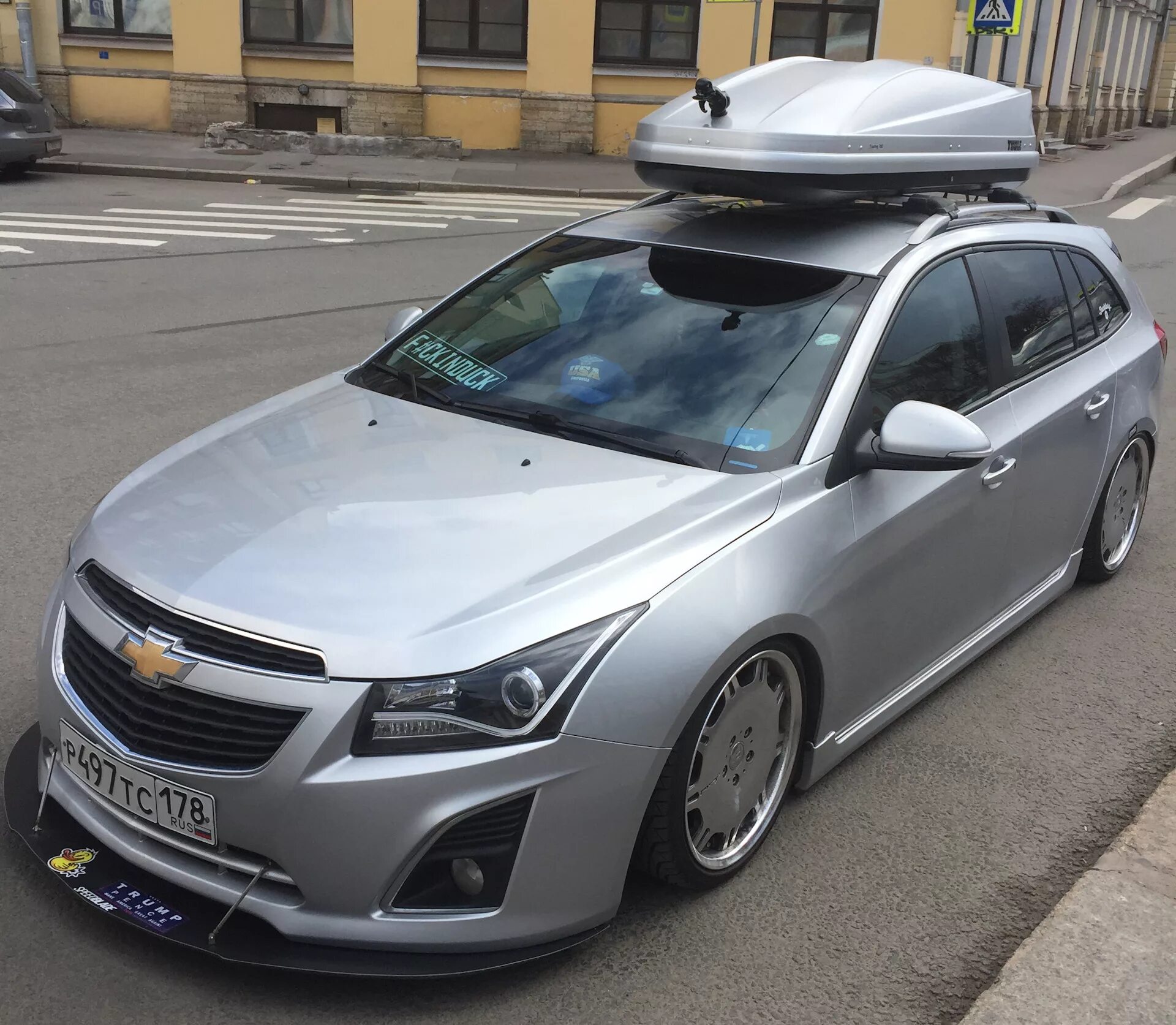 Круз универсал тюнинг. Обвес на шевроле круз универсал. Шевроле круз универсал белый. Cruze wagon stance. Тюнингованный шевроле круз.