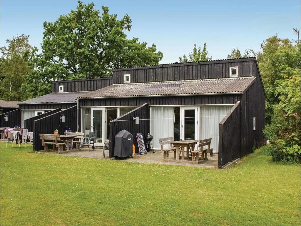 The holiday home. Желтые домики в дании. Домики в дании фото. A d holiday home. A d holiday home.