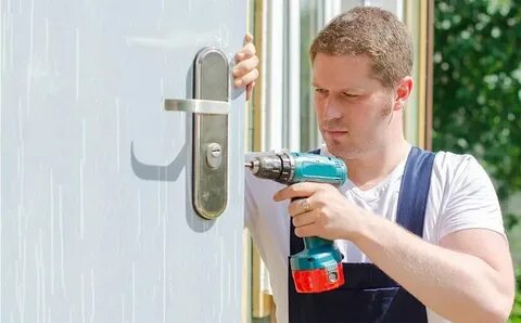 Замок поменять мастера вызвать москва