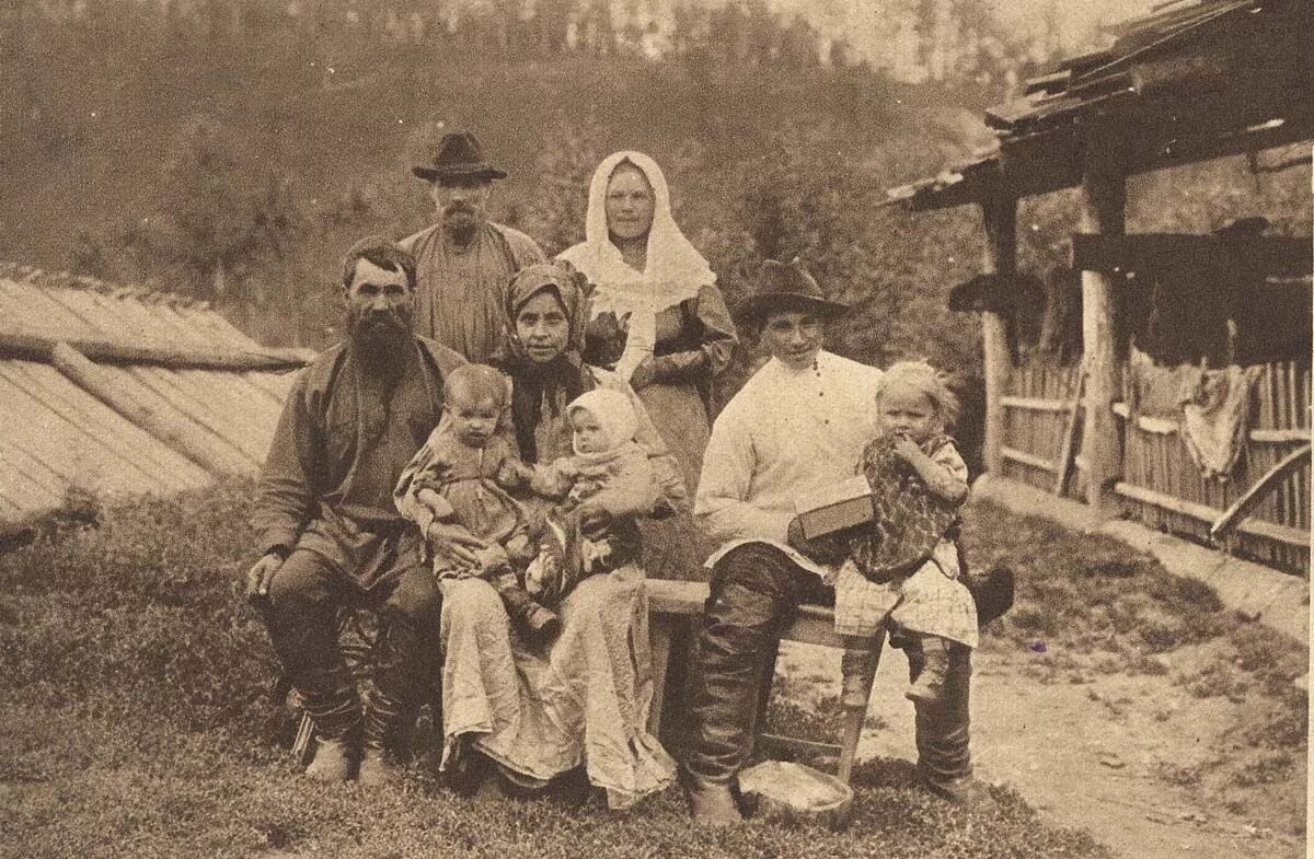 Русский купец аляска. Семья старожилов староверов на р. Мане. Русские крестьяне 19 века. Переселенцы 19 века Енисейской губернии. Крестьянин Бессарабская Губерния 19 век.