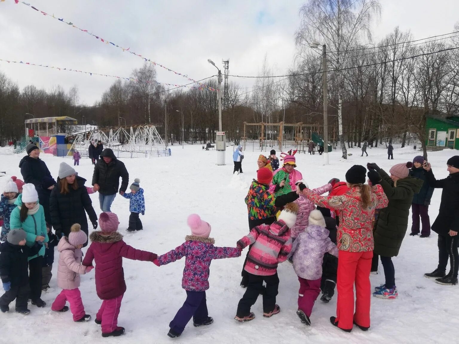 Программа на масленицу 2024 нижний. Парк Дружба во Владимире Масленица. Масленичные развлечения. Парк Гагарина Масленица Самара. Масленица Сосновый Бор.