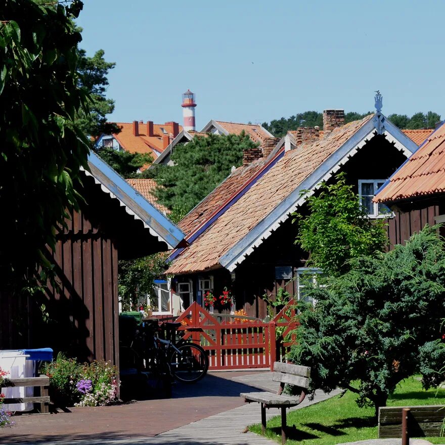 Литва деревня. Литва деревня рауденей. Поселок нида литва. Vabališkiai деревня литва. Деревня глобеле литва.