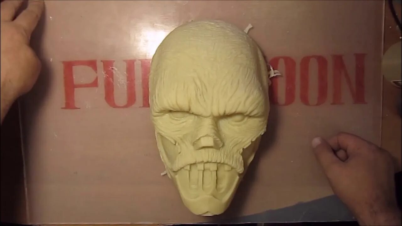 Криво вырезанная маска. Как проще сделать маску циклопа. Как сделать маску сталкера из бумаги. Как сделат маску камера Мена. Почему маска нету