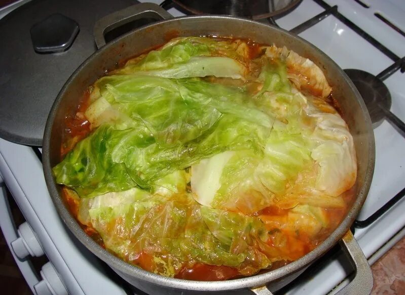 дымляма в казане. блюдо в казане с капустой. блюдо в казане с капустой. узбекское блюдо из капусты. узбекская кухня домляма.