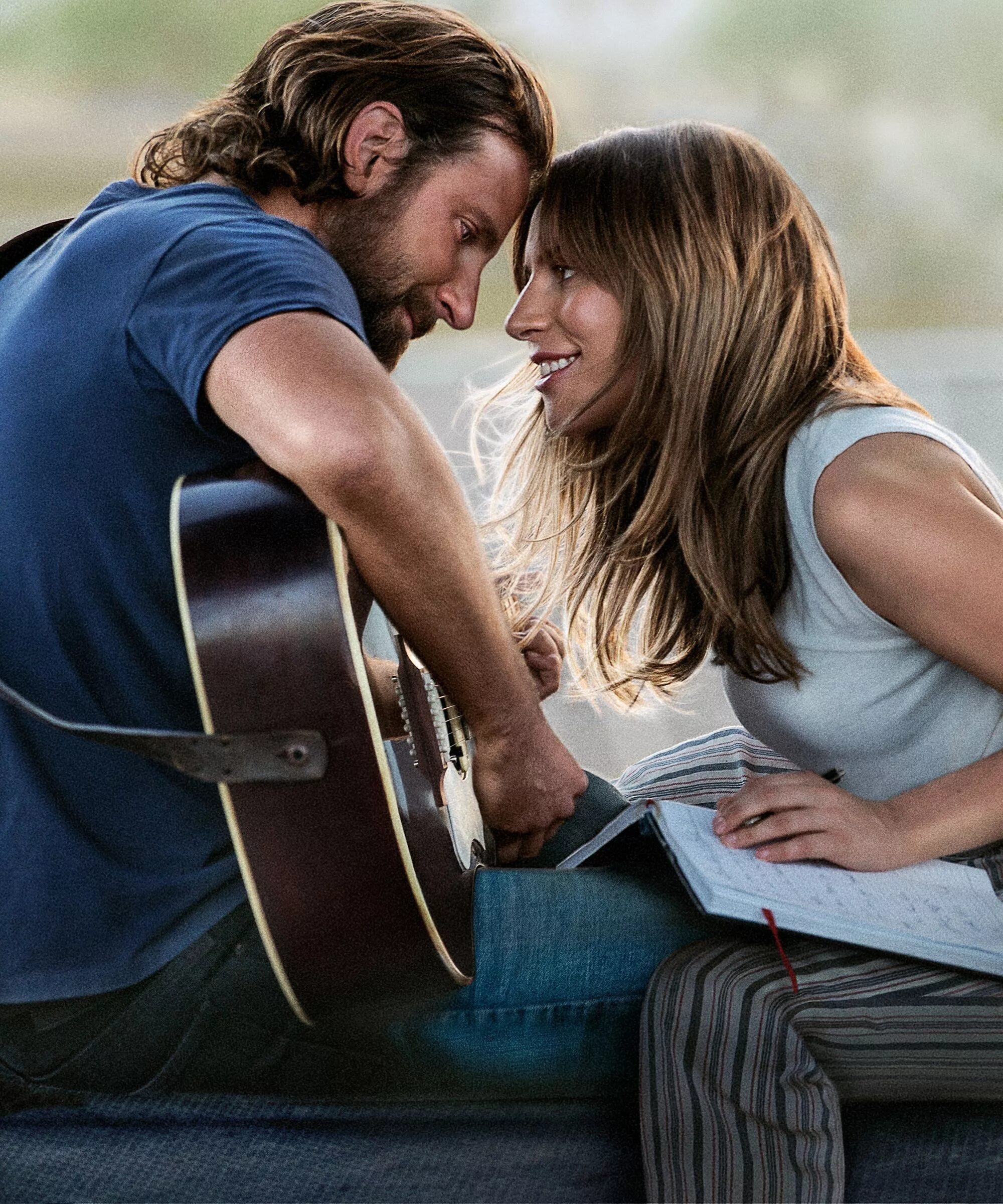 Леди гага и брэдли купер песня shallow. A Star is born Брэдли Купер.