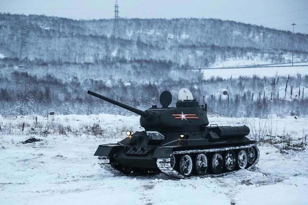Погода в танковом. Т-34-85 танк зима. Танк т34-85 зимой. Т 34 85 зима. Т 34 зима.