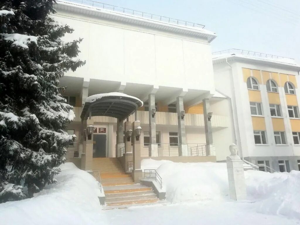 Библиотеки марий эл. Национальная библиотека имени с. Чавайна. Модельные библиотеки йошкар-ола. Библиотеки в йошкар оле.