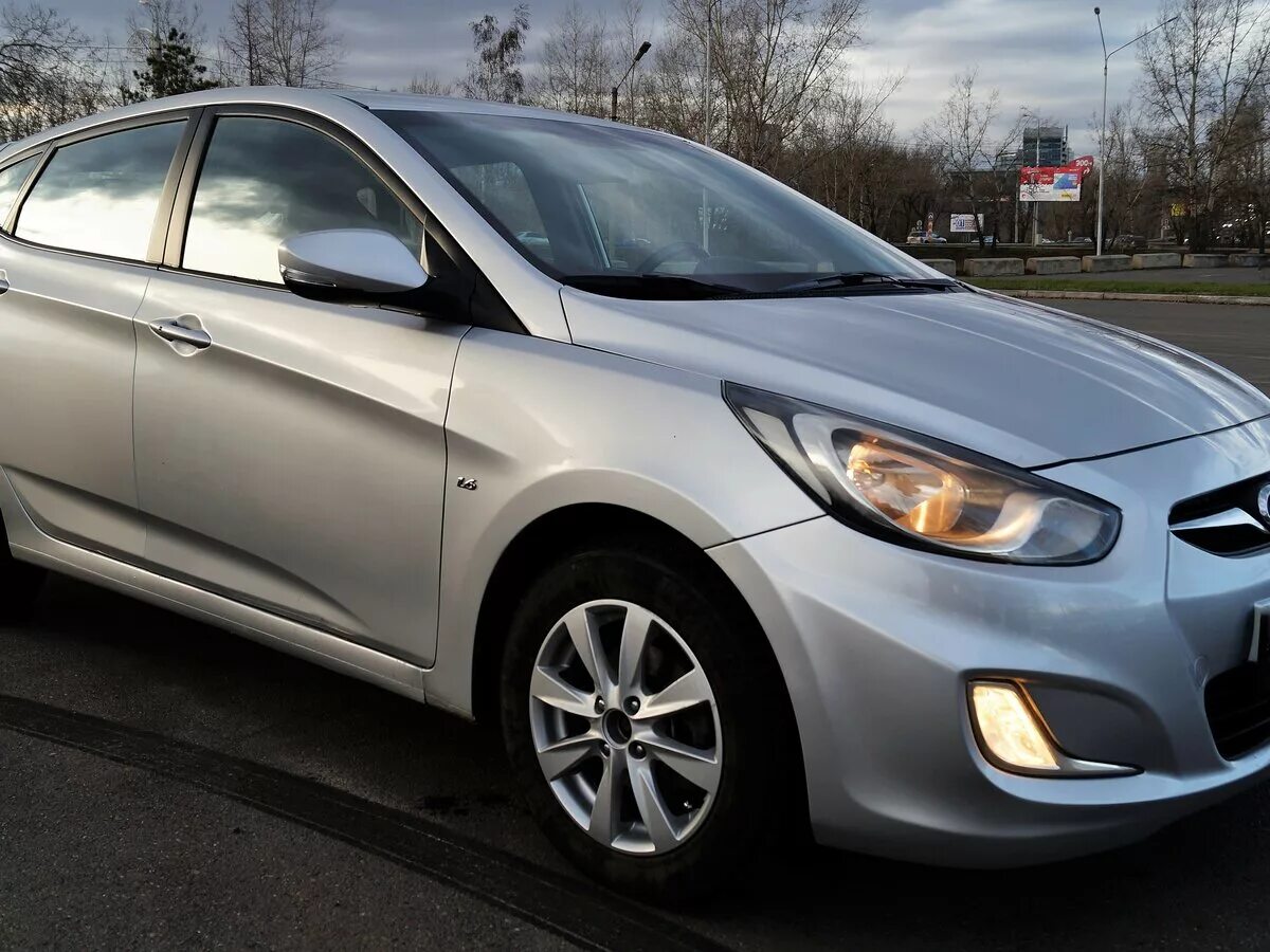 Хендай солярис 2012 1.4. Hyundai Solaris 1.6 at. Hyundai Solaris 2012 1.6. Hyundai Solaris 2012 серый. Hyundai Solaris 1.4 at, 2012.