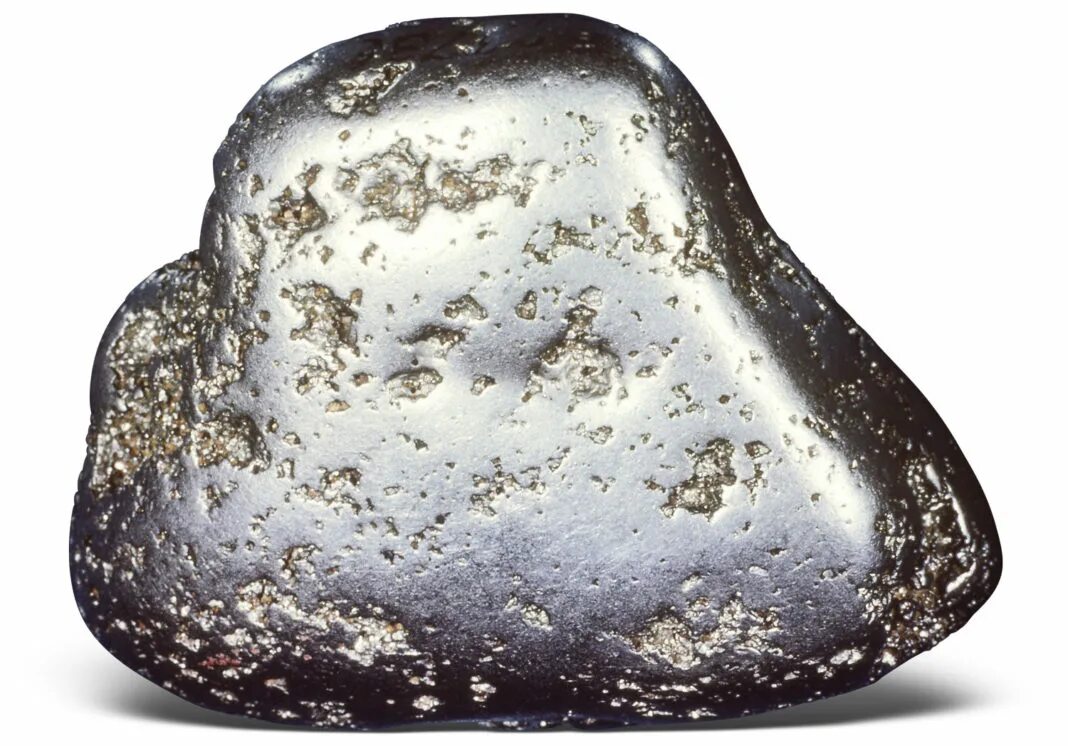 Метал самаротак блатина. Алюминий необработанный. Осмий самородок. Платина металл. Платина в природе.