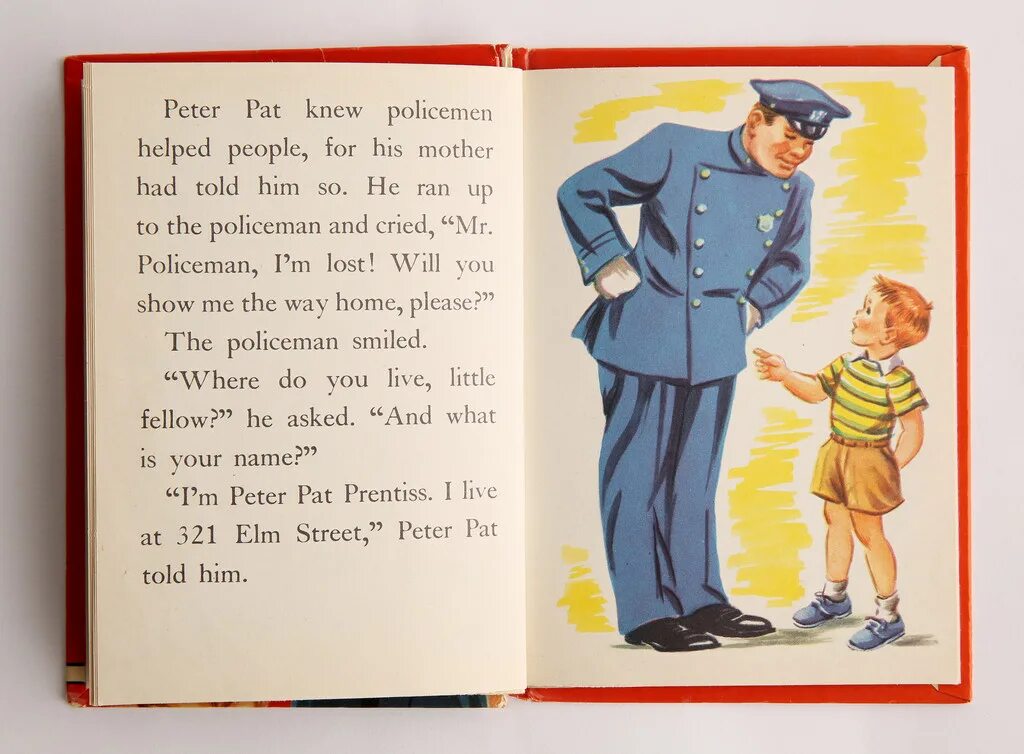 What does a policeman do. The policewoman book. Предложение со словом policeman. What does policeman do