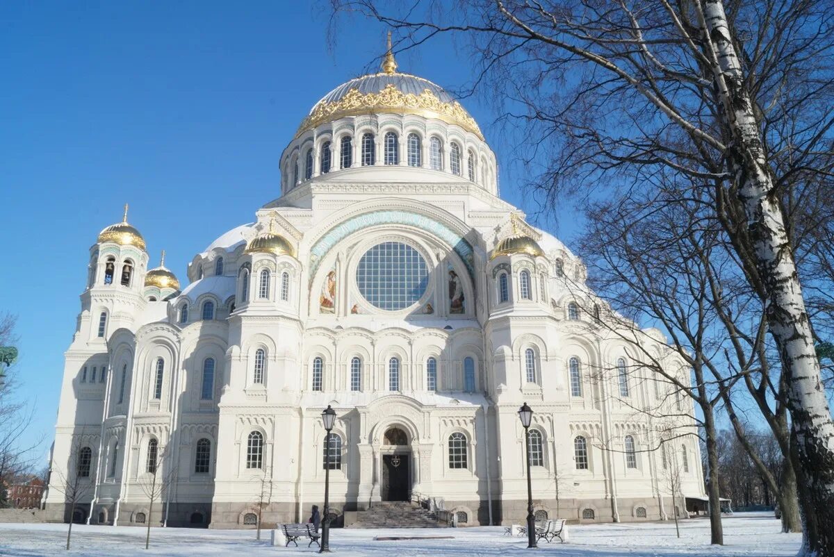 никольский собор в кронштадте. николаевский морской собор. никольский собор в кронштадте. символы на якорной площади в кронштадте. автобусная экскурсия в кронштадт.