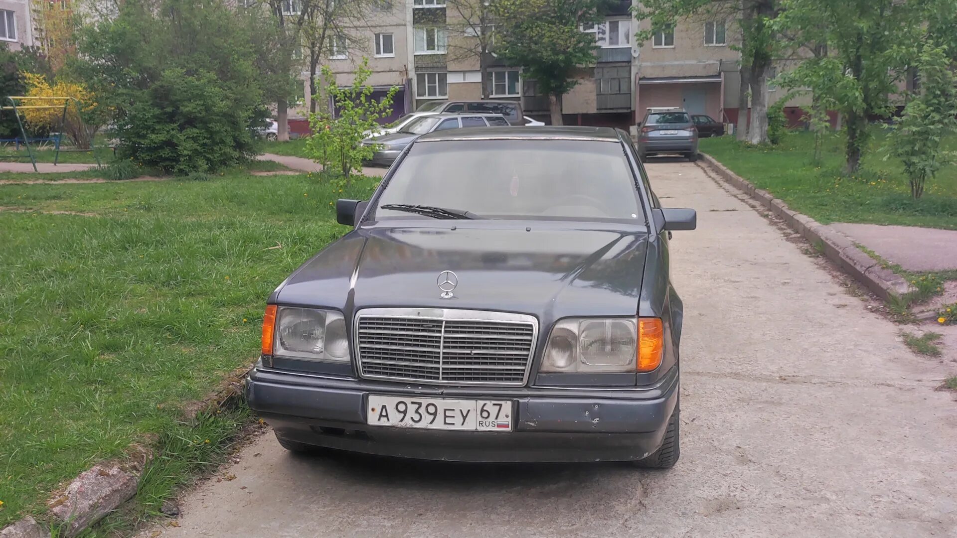 Резиновые уплотнители на купе купе 124 купе. Мерседес-бенц -200е в124. Mercedes benz 124 волчок. Мерседес 124 1990. Мерседес е200 1990.