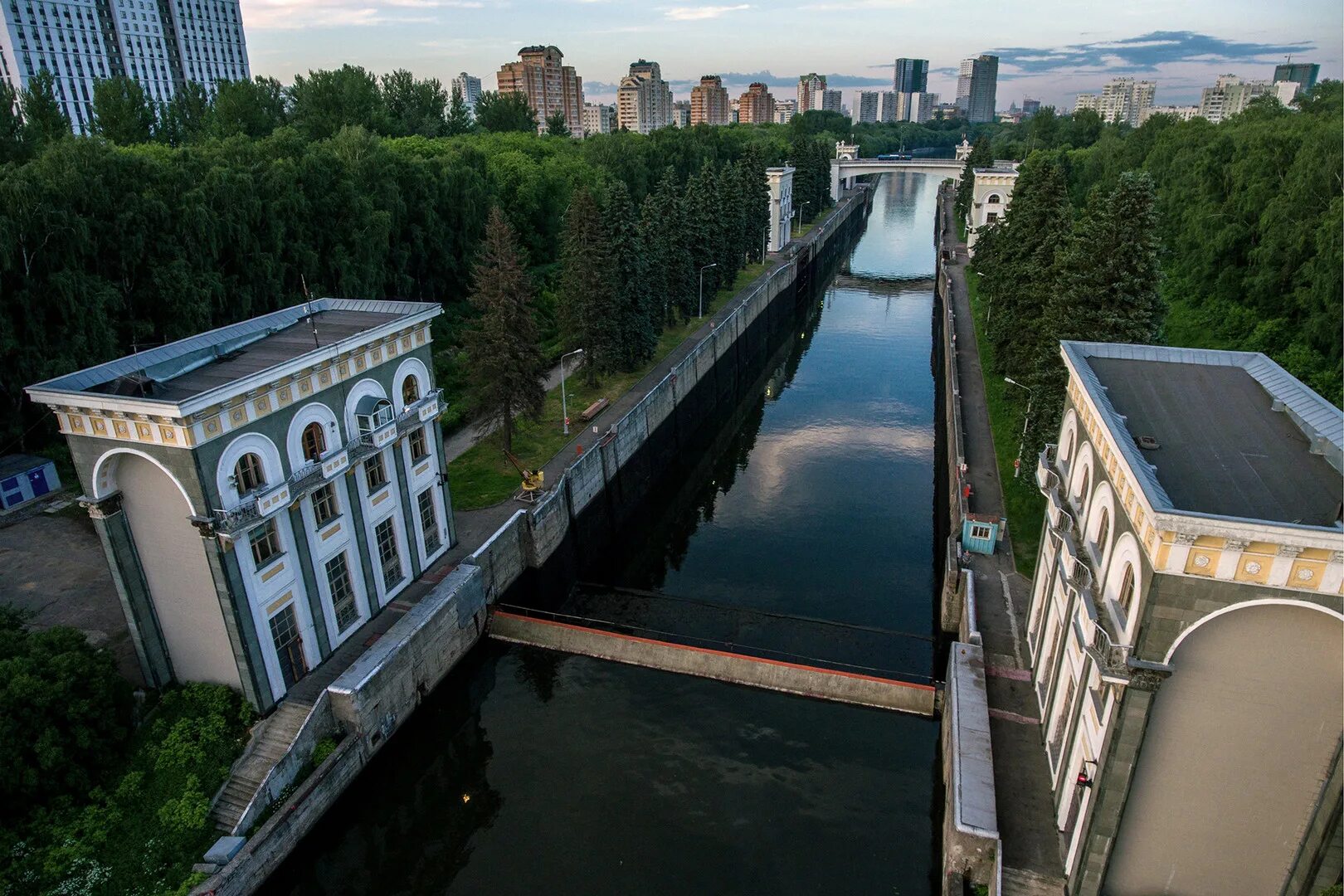 Имена шлюз. Шлюз 9 канала имени Москвы. Девятый шлюз Москва река. Шлюз 6 река Москва. Шлюз Мневники.