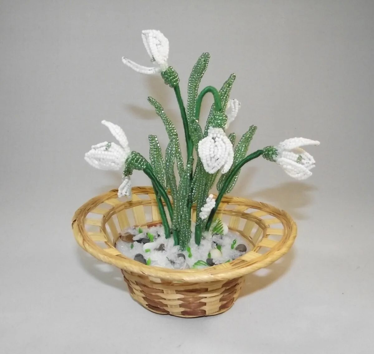 весенний первоцвет поделки. поделка весенние цветы. первоцветы своими руками. первоцветы своими руками. весенние цветы из бросового материала.