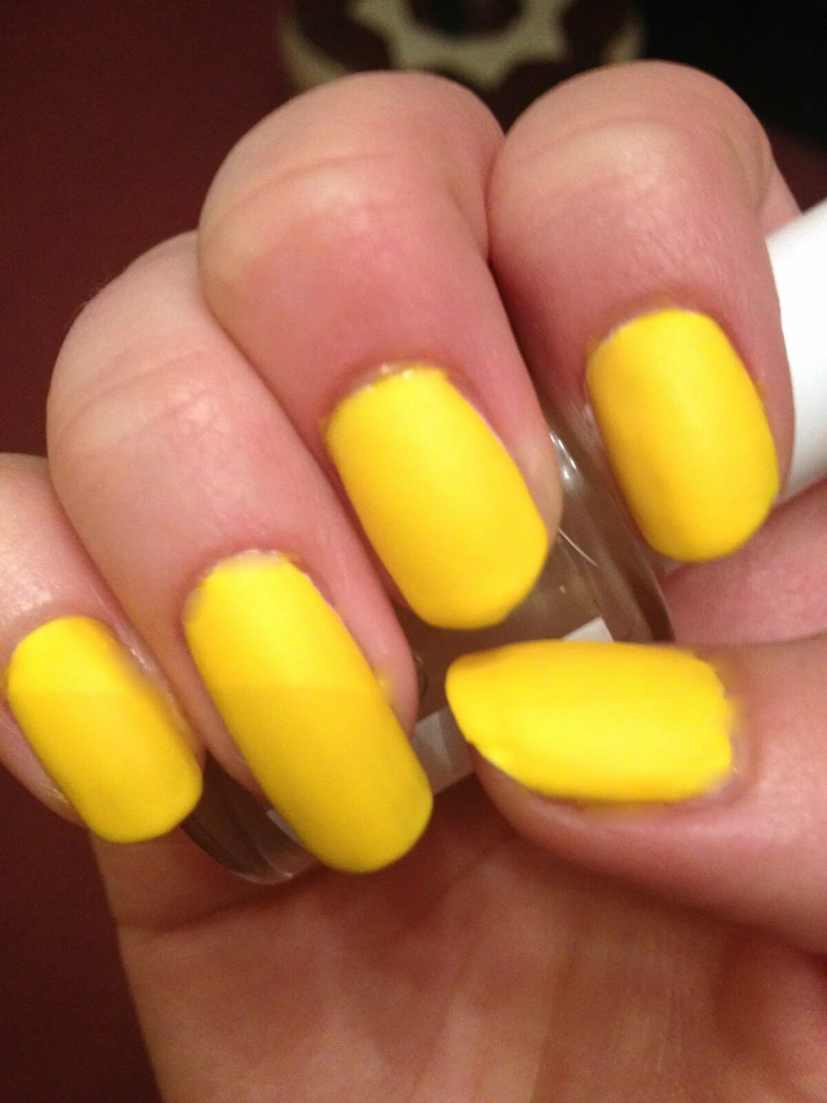 Желтый маникюр. Маникюр с жёлтым цветом. Маникюр с бледно желтым цветом. Сделай желтый ярче. Сделай желтый ярче.