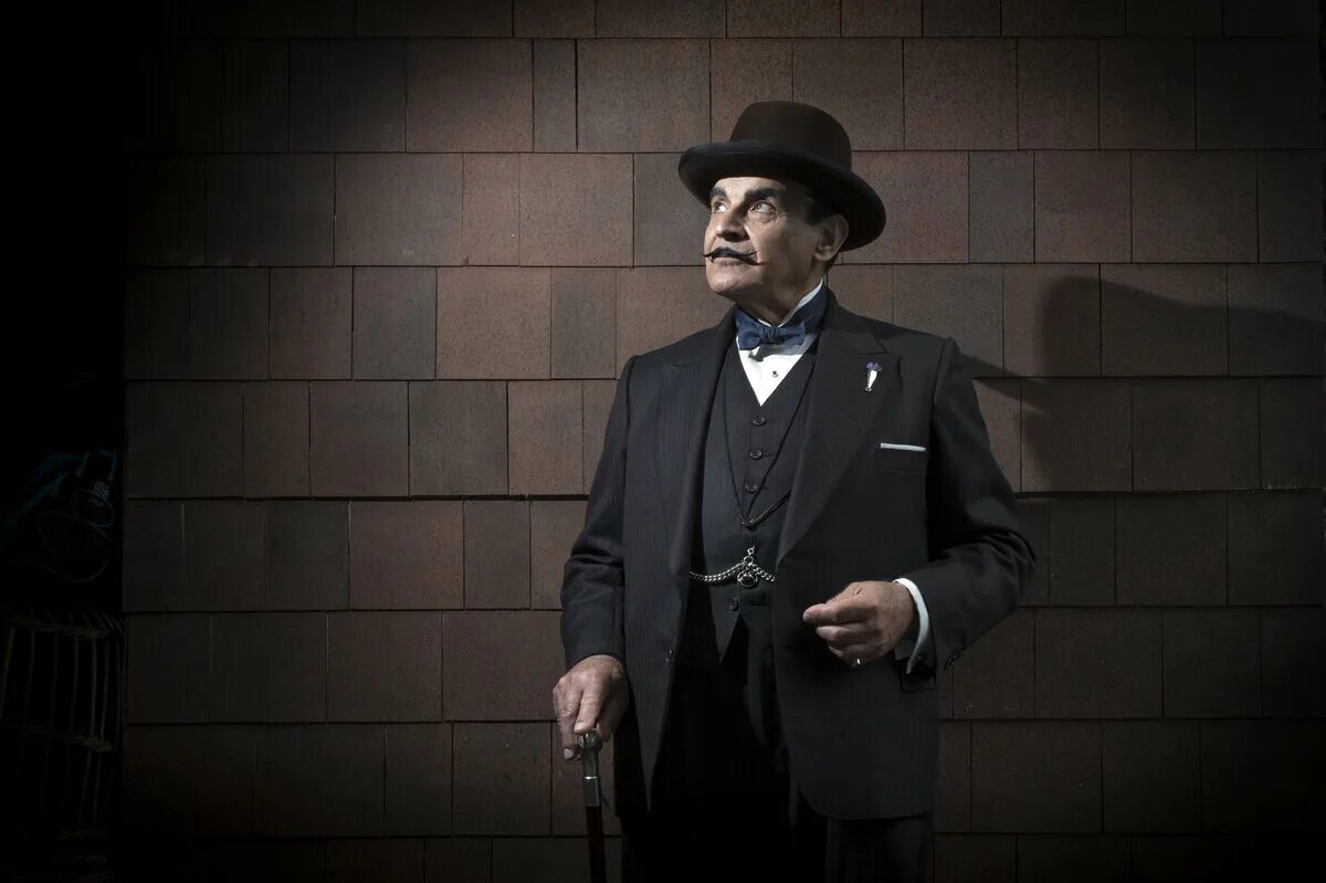 Эркюль пуаро сериал. Агата кристи десять пуаро. Эркюль пуаро. Агата кристи эркюль пуаро. Дэвид суше пуаро.