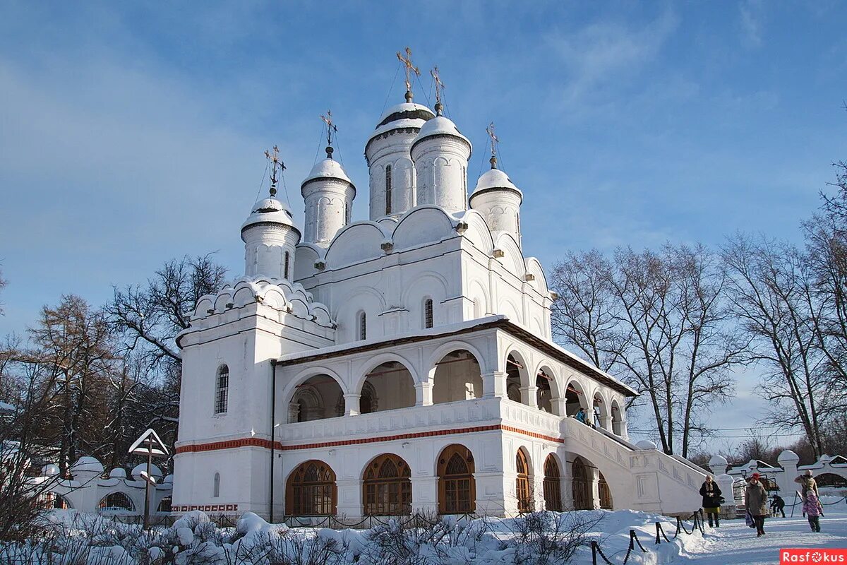 Преображенская церковь в вяземах. Спасо-преображенская церковь вяземы. Спасо-преображенский собор большие вяземы. Храм преображения вяземы. Церковь спаса преображения в больших вяземах.