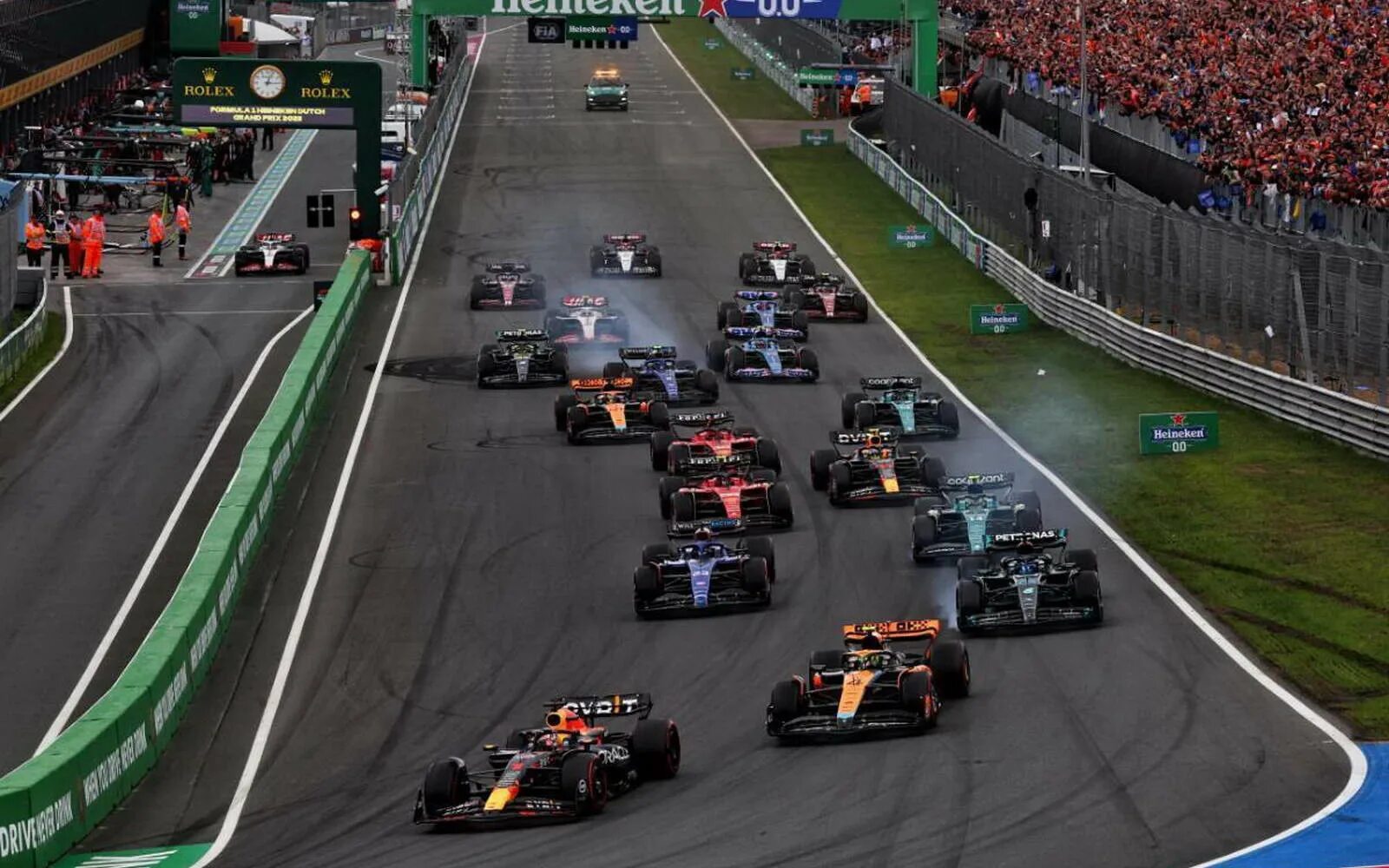 Гран при нидерландов формулы 1. Формула 1 гран при нидерландов 2022. Гран при нидерландов формулы 1. Гран при мексики 2021 серхио перес. Макс ферстаппен в нидерландах 2022.