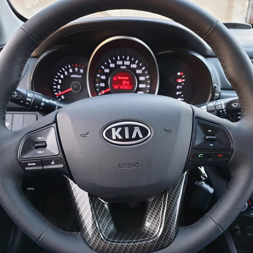 Kia Rio 3. Черный руль Киа Рио 4. Руль Kia Rio 3. Руль Киа Рио 3 дорестайлинг. H4 киа рио 3