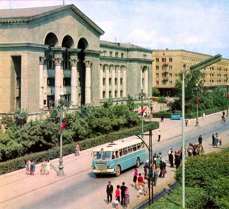 дом купца первушина екатеринбург. свердловск 1970е годы. свердловск площадь. гостиница урал ссср свердловск. проспект ленина свердловск 1975.