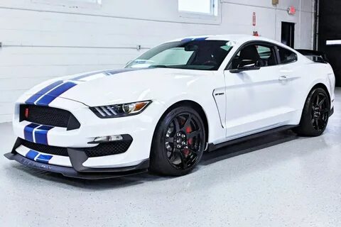 Ford mustang shelby gt350