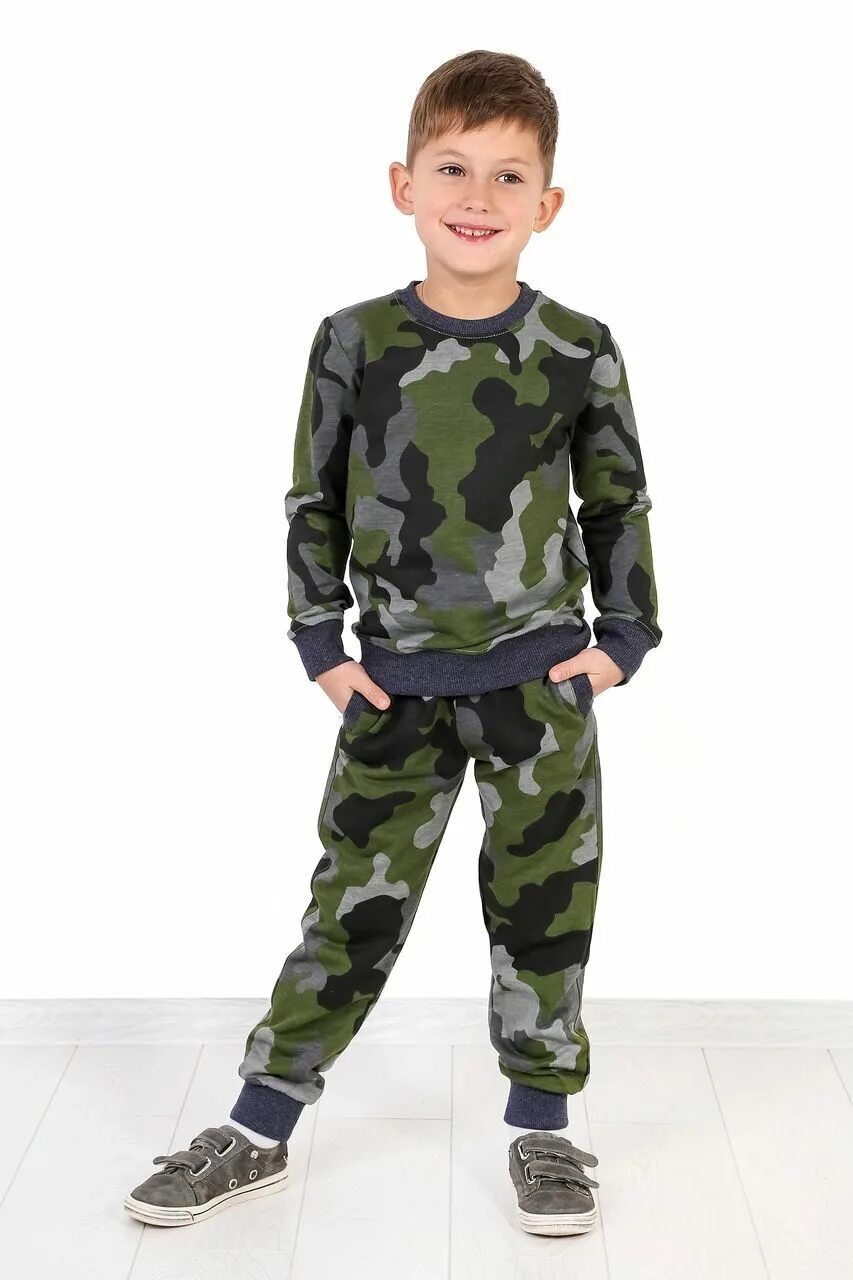 Камуфляж костюм. Камуфляж для мальчика. Мальчик в военной форме. Камуфляжный костюм для мальчика. Камуфляжная форма для детей.