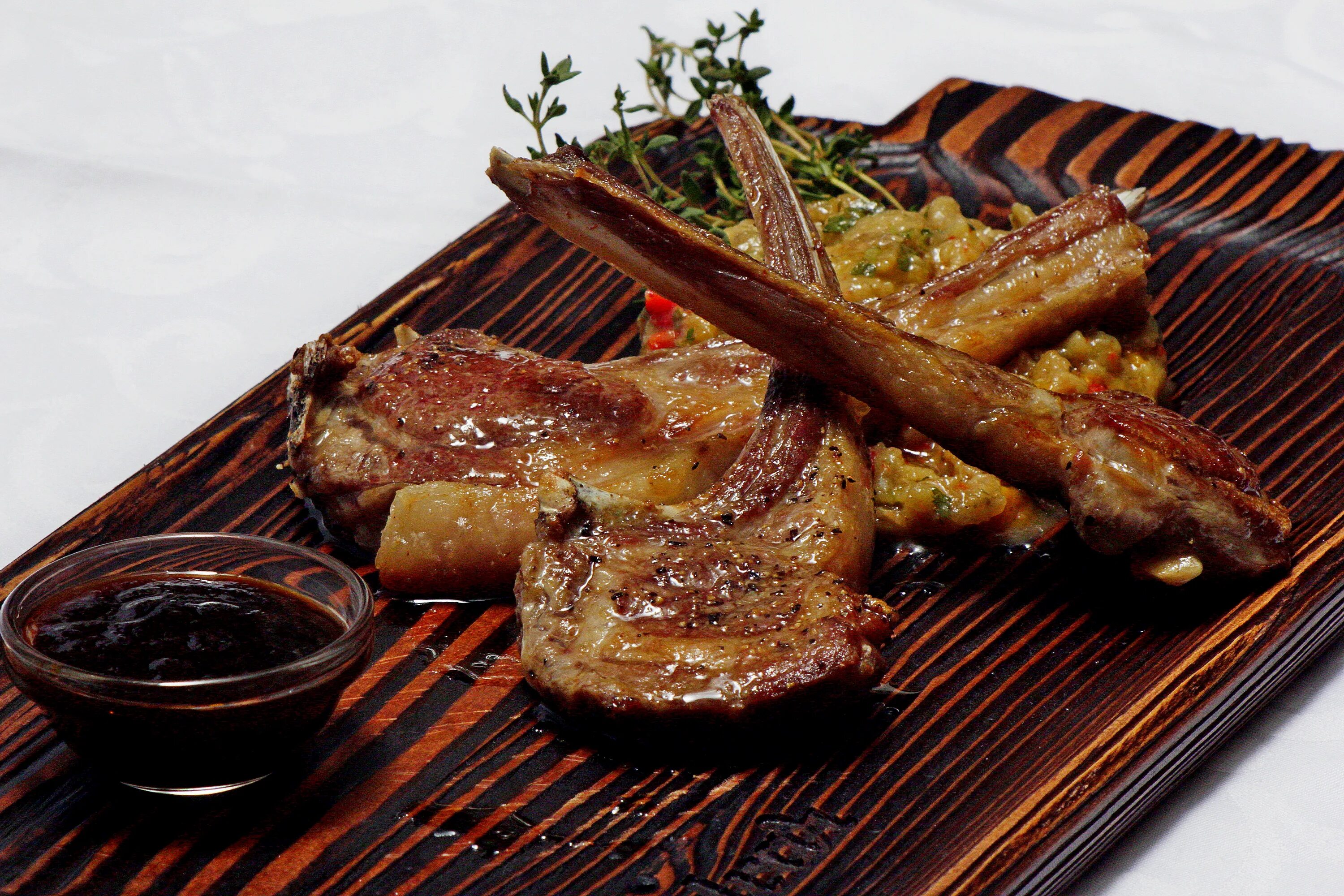 Ребрышки "shortloin". Бараньи ребрышки на гриле. Как пожарить бараньи ребрышки. Блюда из ягненка. Баранья корейка шашлык.