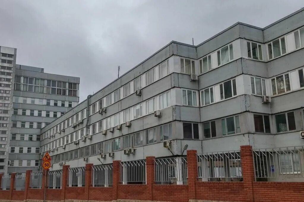 Купить помещение свободного назначения в торговом центре у метро Рассказовка в М
